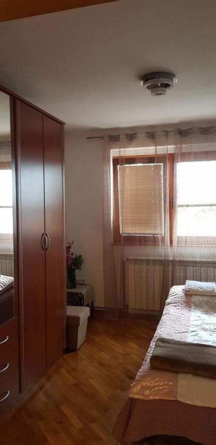 Apartman Sa Garazom I Internetom Saraievo Exterior foto